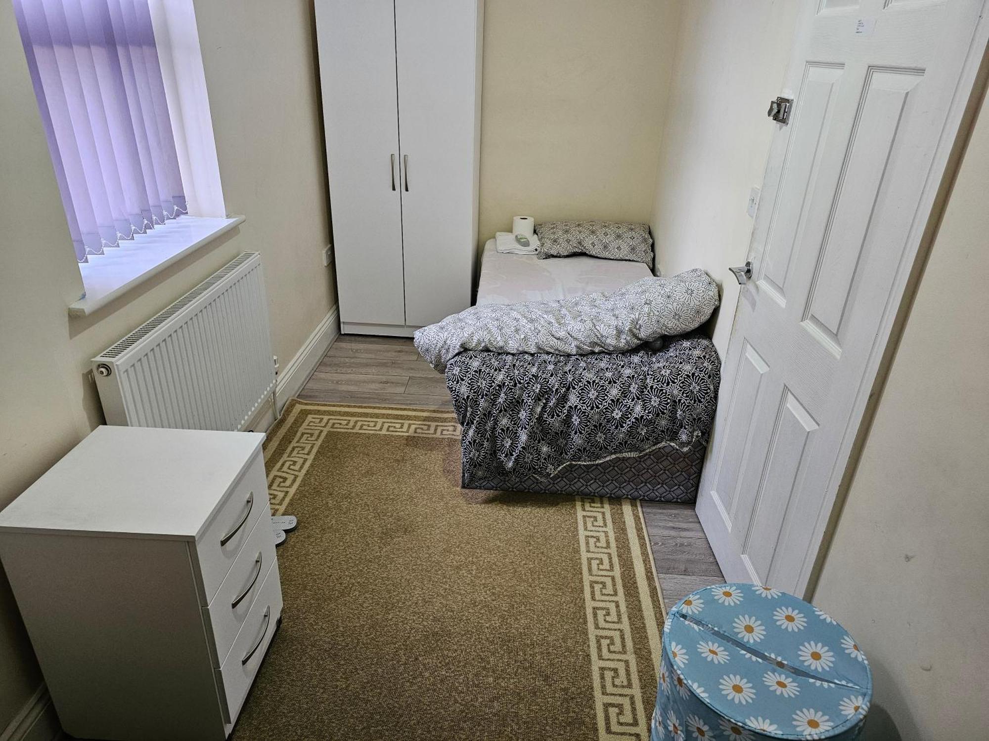 Available Rooms At Buckingham Road 동커스터 외부 사진